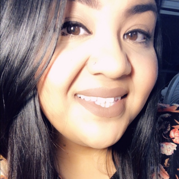 Meet your Posher, Shelly - Picture 1 of 1